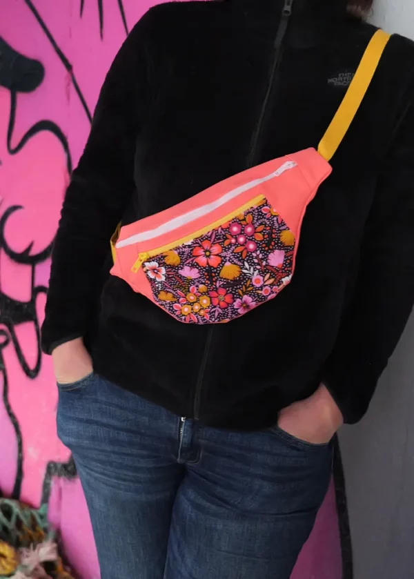 Sac banane femme originale Frida portée