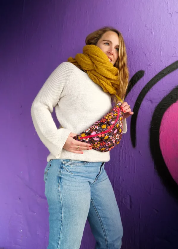 Sac banane imprimée fait main en France Frida tissu imprimé fleurs jaune rose moutarde