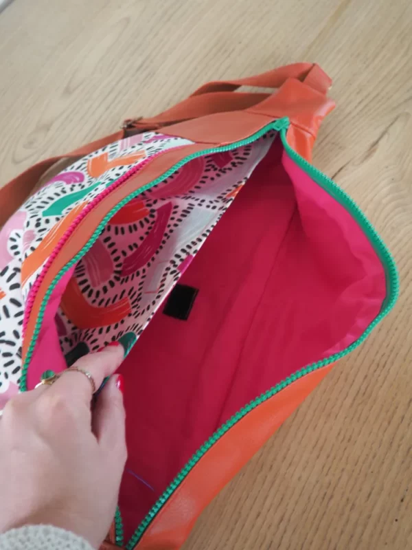 Banane XL Fanny fait main en Bretagne ouverte vue poche intérieure compartiment