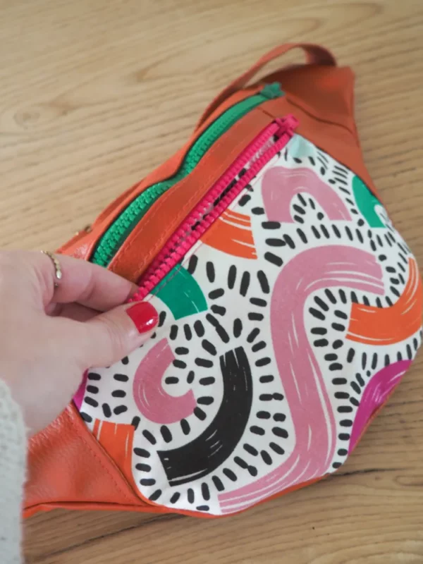 Banane originale Fanny vue poche devant zippée