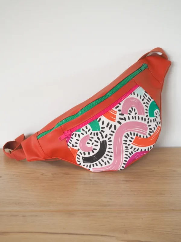 Banane originale femme cousue main en Bretagne simili cuir rouille tissu imprimé multicolore Fanny