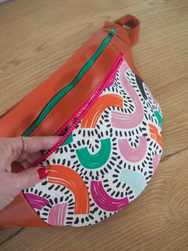 Sac banane XL Fanny zoom sur poche zippée devant