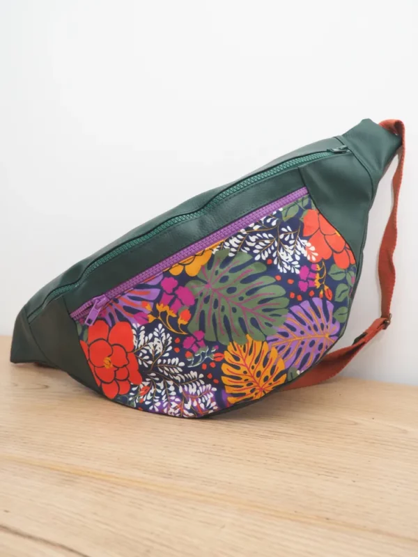Banane XL Camille zoom sur tissu imprimé fleurs multicolores