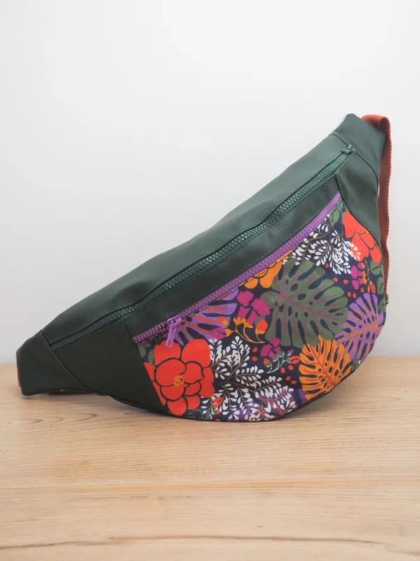 Sac banane XL fait main simili cuir vert tissu imprimé Camille fleurs multicolores