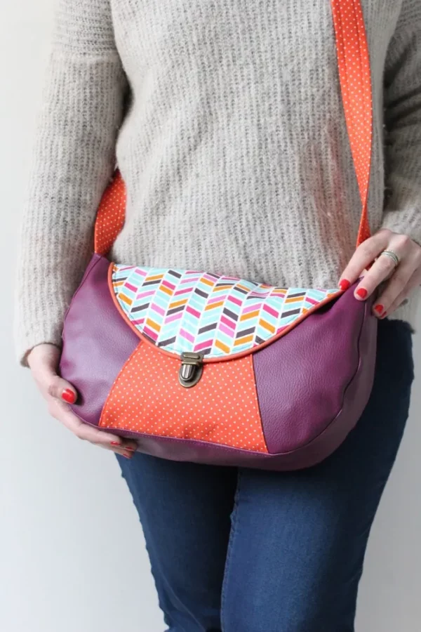 Sac besace bandoulière simili cuir violet tissu imprimé pois fait main en France