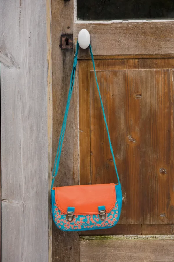 Sac à main femme bandoulière fait main en France Lili turquoise orange fleurs