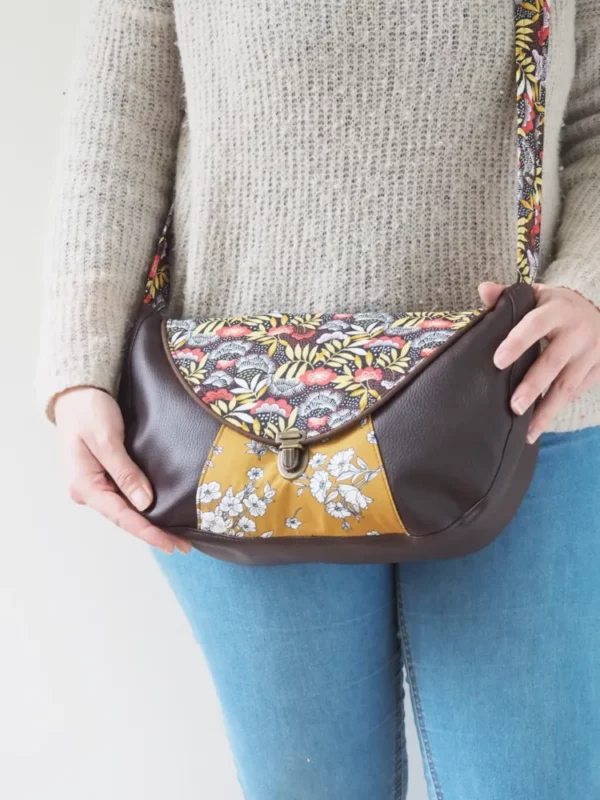 Sac à main besace femme bandoulière simili cuir marron tissu imprimé feuillage moutarde