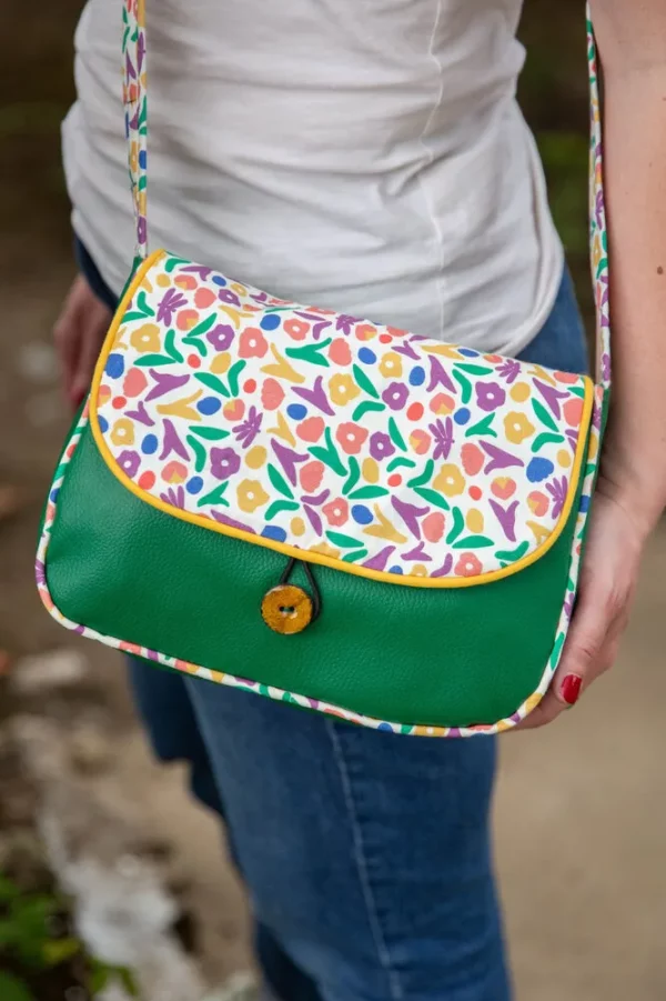 Sac réversible femme fait main Les fleurs porté côté simili cuir