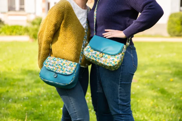 Sac Mia côté simili cuir et côté tissu imprimé