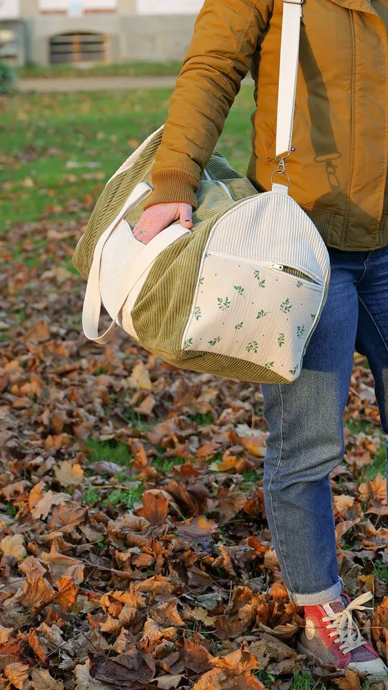 Sac week-end fait main en velours grosses côtes vert kaki écru tissu imprimé feuillage sac week-end