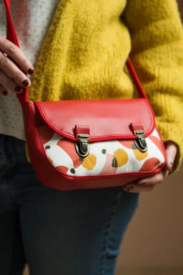 Sac à main femme bandoulière attaches cartables rétro simili cuir rouge tissu imprimé Matilda