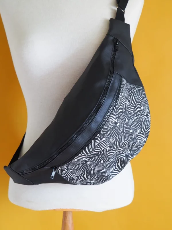 Banane XL noire fait main imprimé motif Zèbre