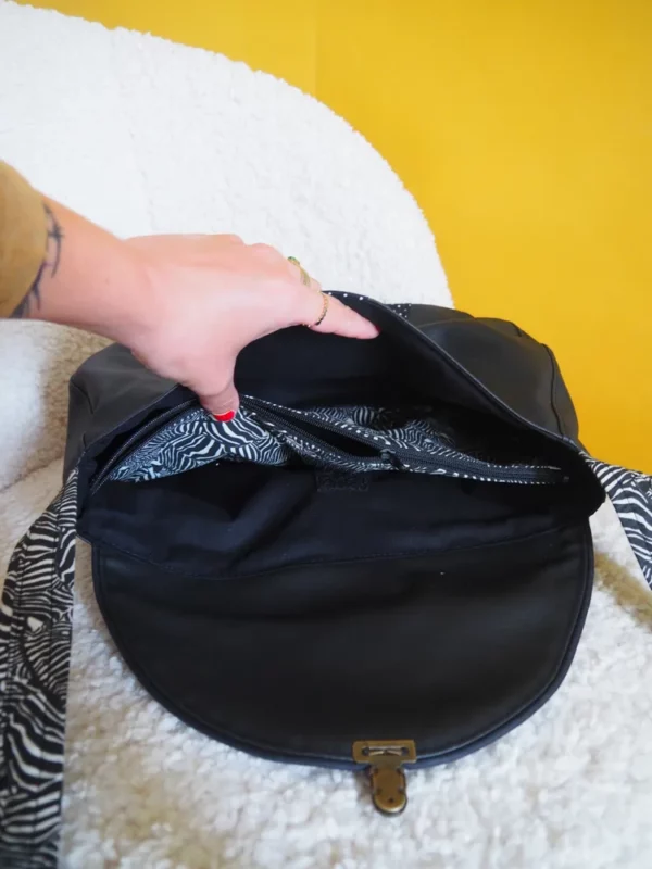 Sac besace fait main Zèbre intérieur compartiments