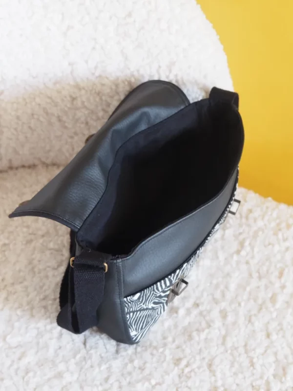 Sac l'essentiel Zèbre ouvert