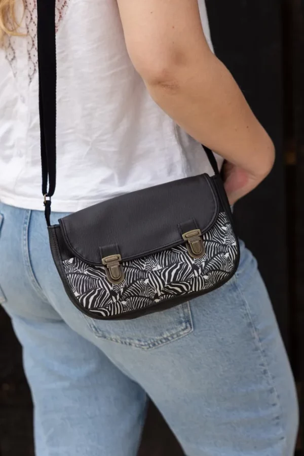 Sac l'essentiel Zèbre fait main porté