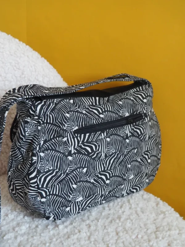 Sac réversible Zèbre côté tissu imprimé vue dos poche zippée
