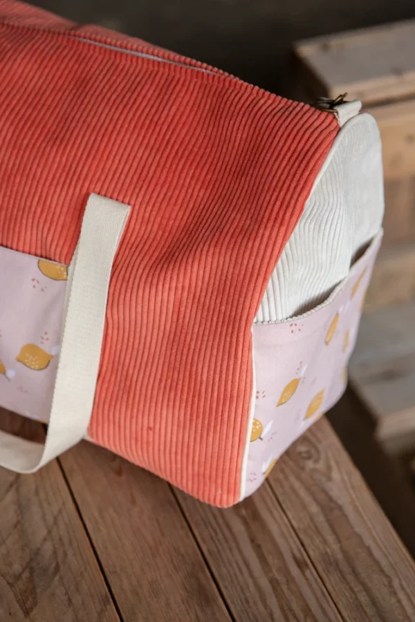 Sac week-end corail vue poches côtés compartiments