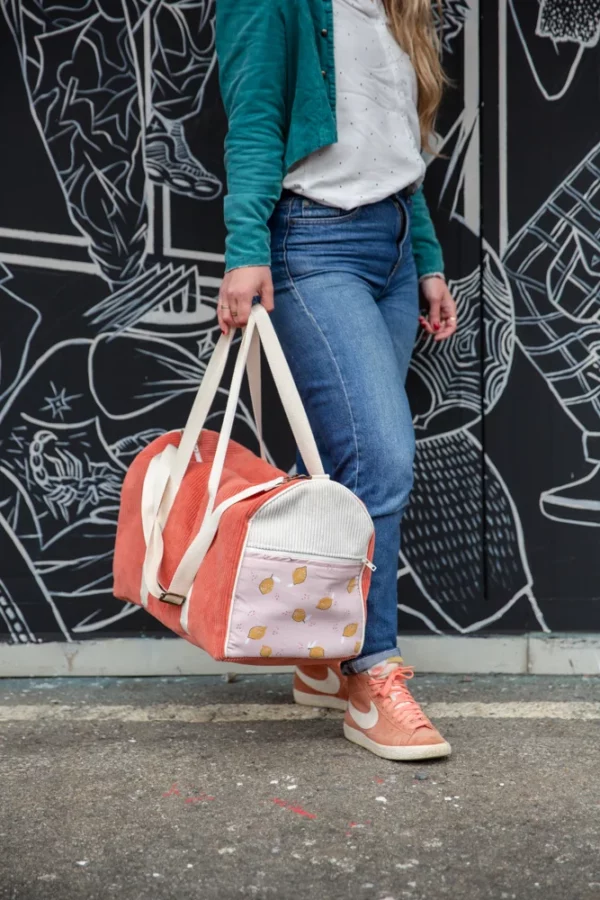 Sac à langer fait main en France velours grosses côtes corail