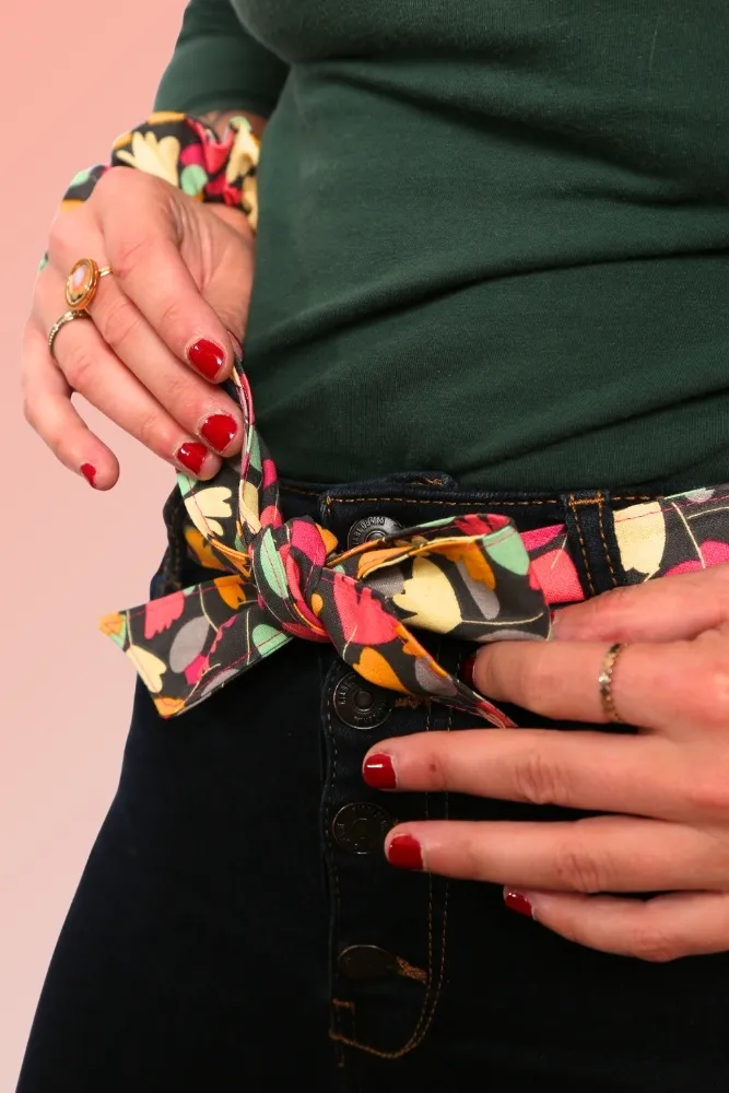 Ceinture Cécile nouée sur un jean – accessoire coloré cousu main Claire Rainette