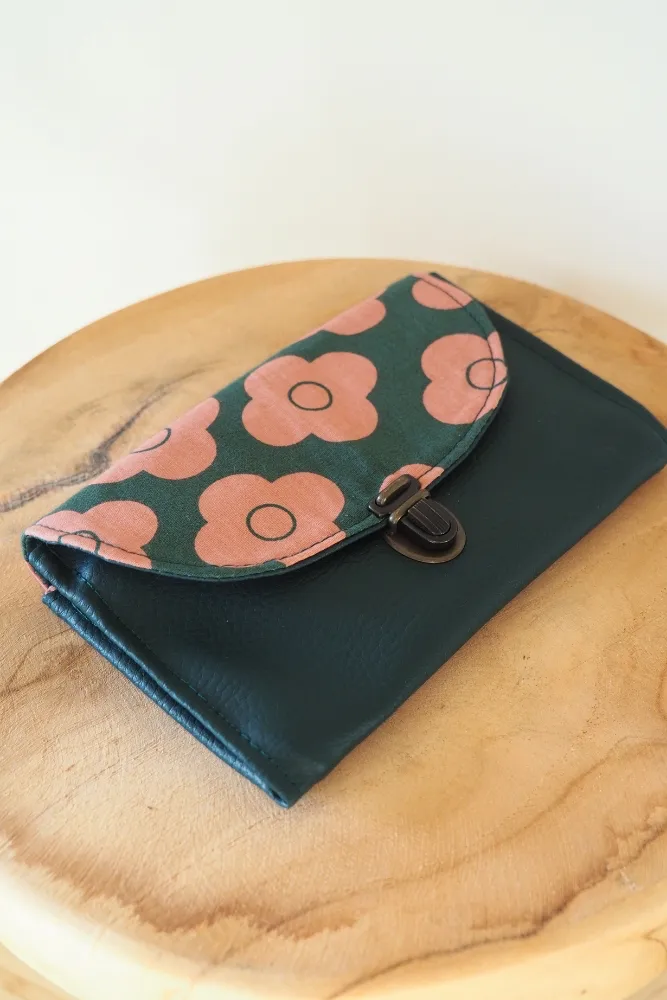 Tissu fleuri vert corail du porte-monnaie Pimprenelle