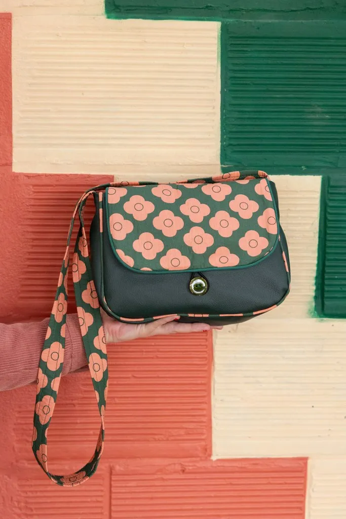 Sac Pimprenelle côté simili cuir vert profond, élégant et imperméable.