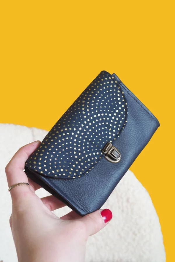 Porte-monnaie artisanal Céleste bleu nuit et doré, vue de face, fermeture cartable rétro