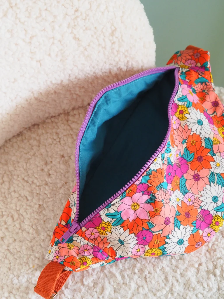 Intérieur de la banane femme fait main avec grande ouverture zippée