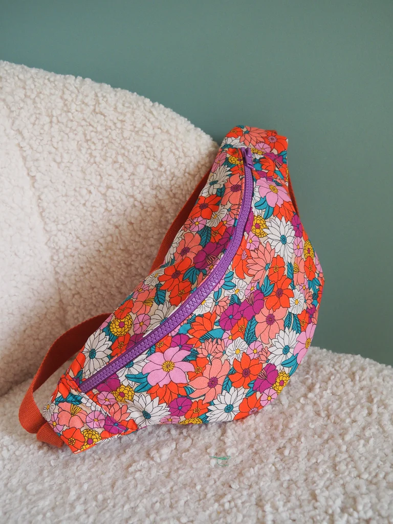 Fermeture zippée solide banane femme fait main collection Luz