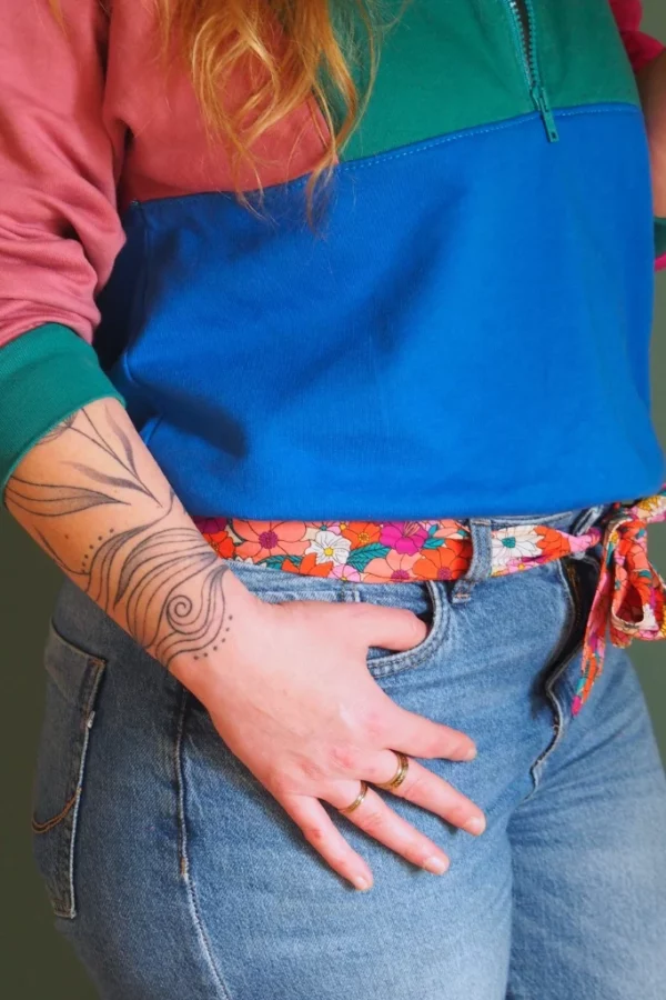 Ceinture femme en tissu fleurs Luz portée