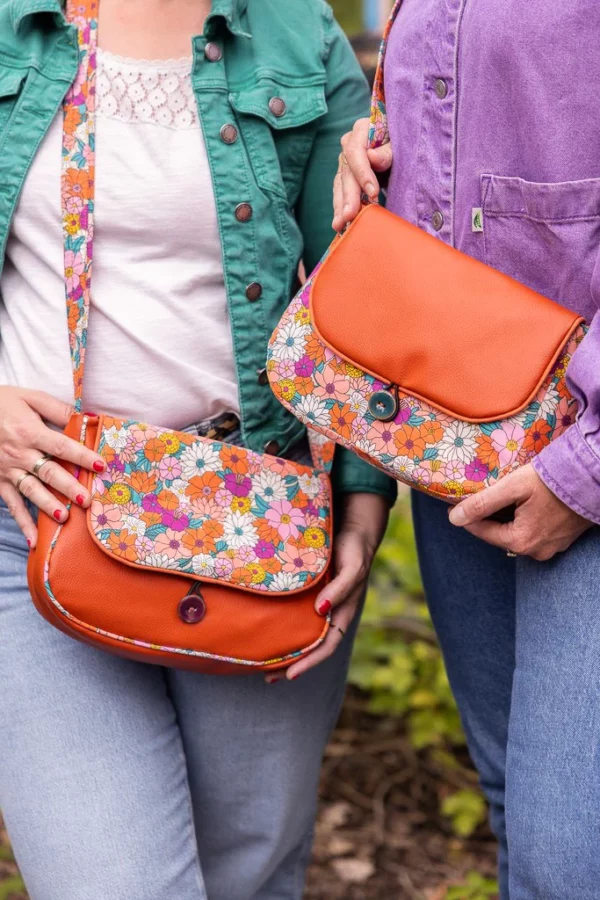 Sacs réversibles femme faits main collection Luz portés en duo