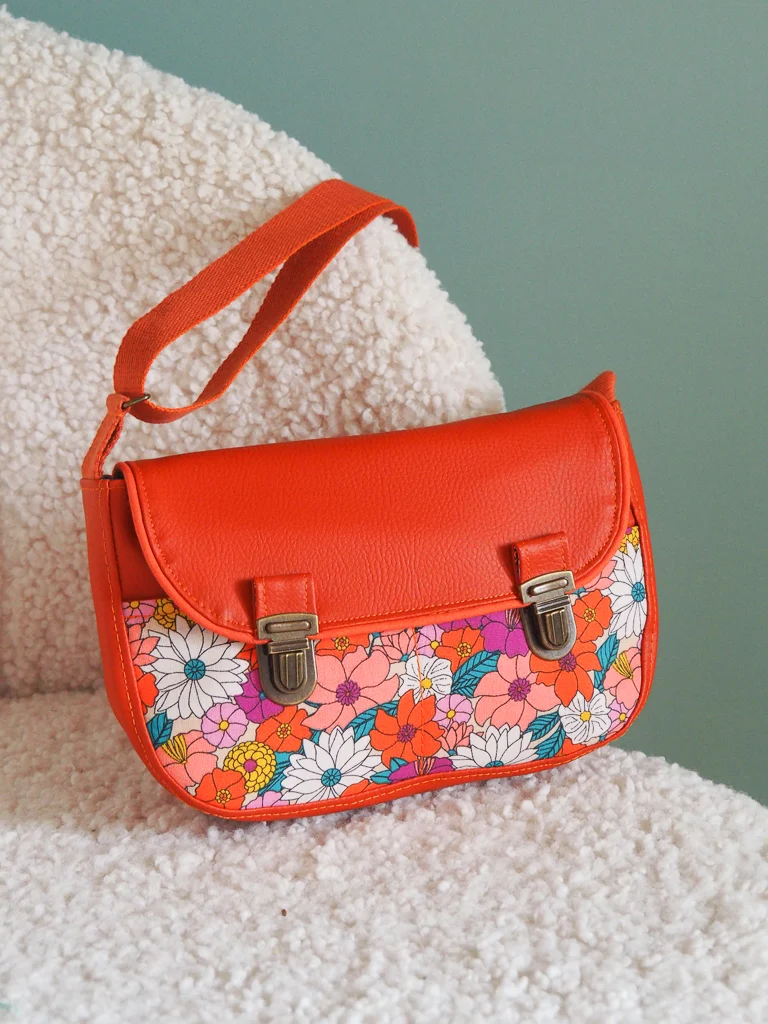 Détail tissu fleuri coloré collection Luz sur sac fait main femme